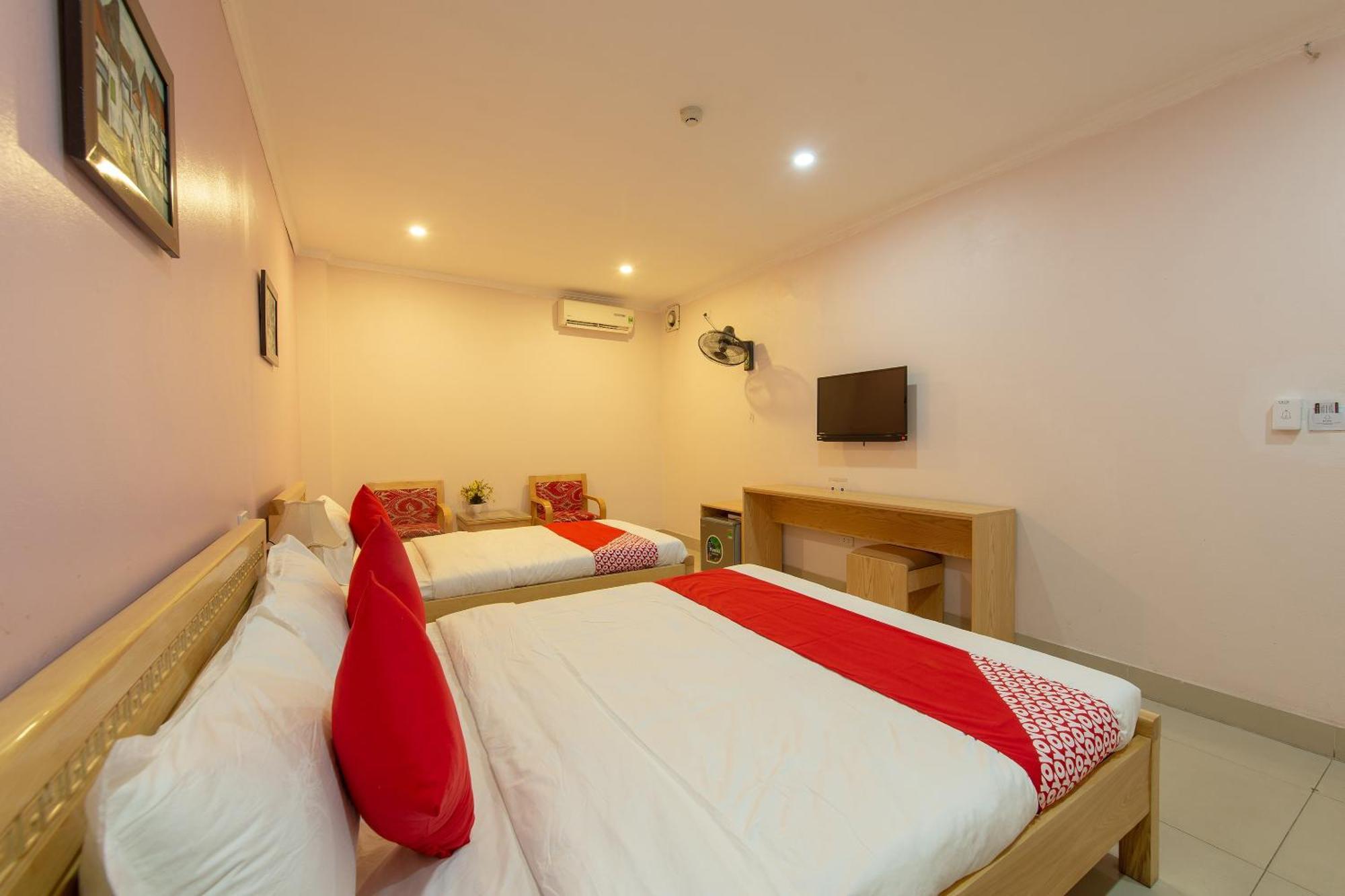 Capital O 417 Truong Son Hotel هانوي المظهر الخارجي الصورة