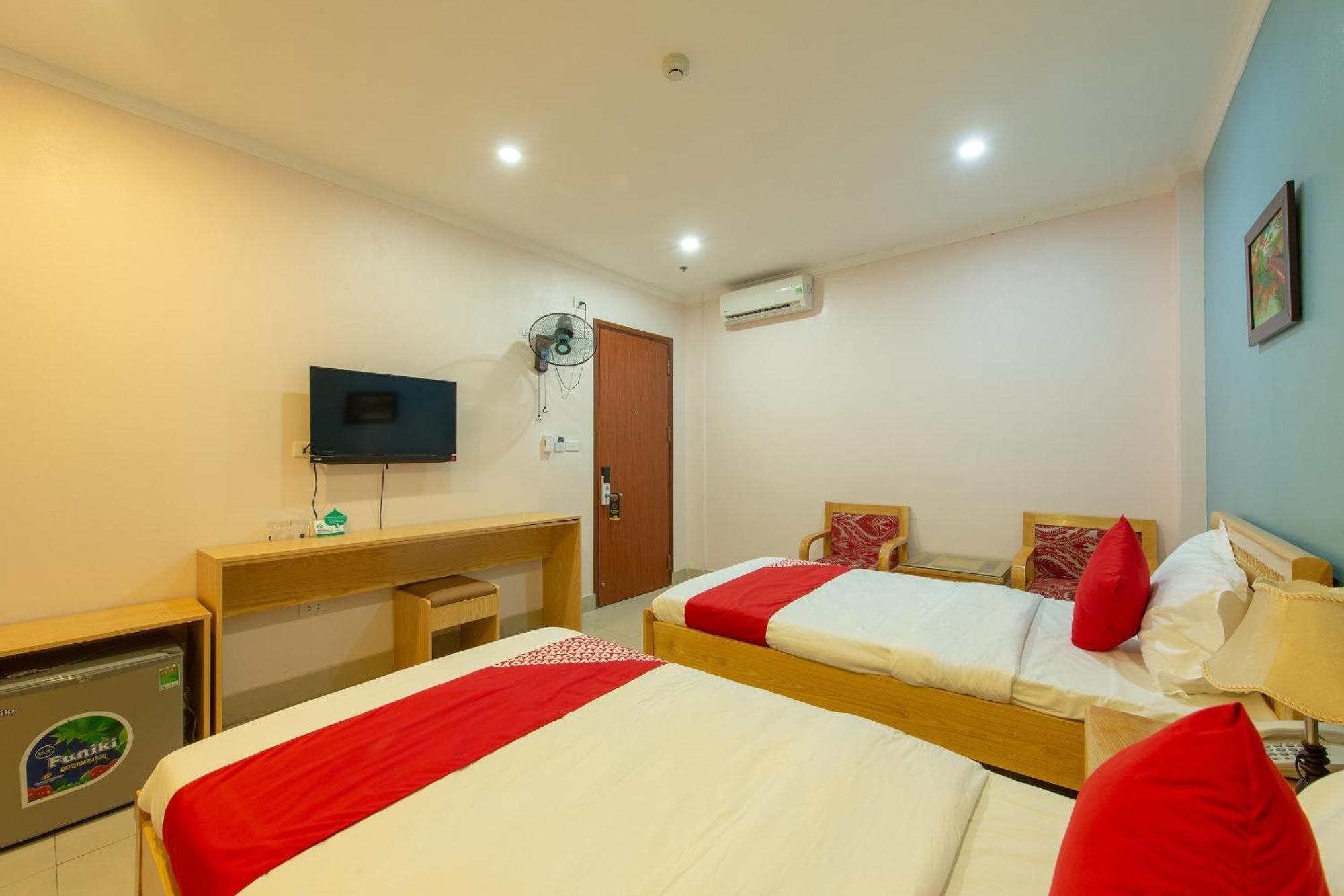 Capital O 417 Truong Son Hotel هانوي المظهر الخارجي الصورة