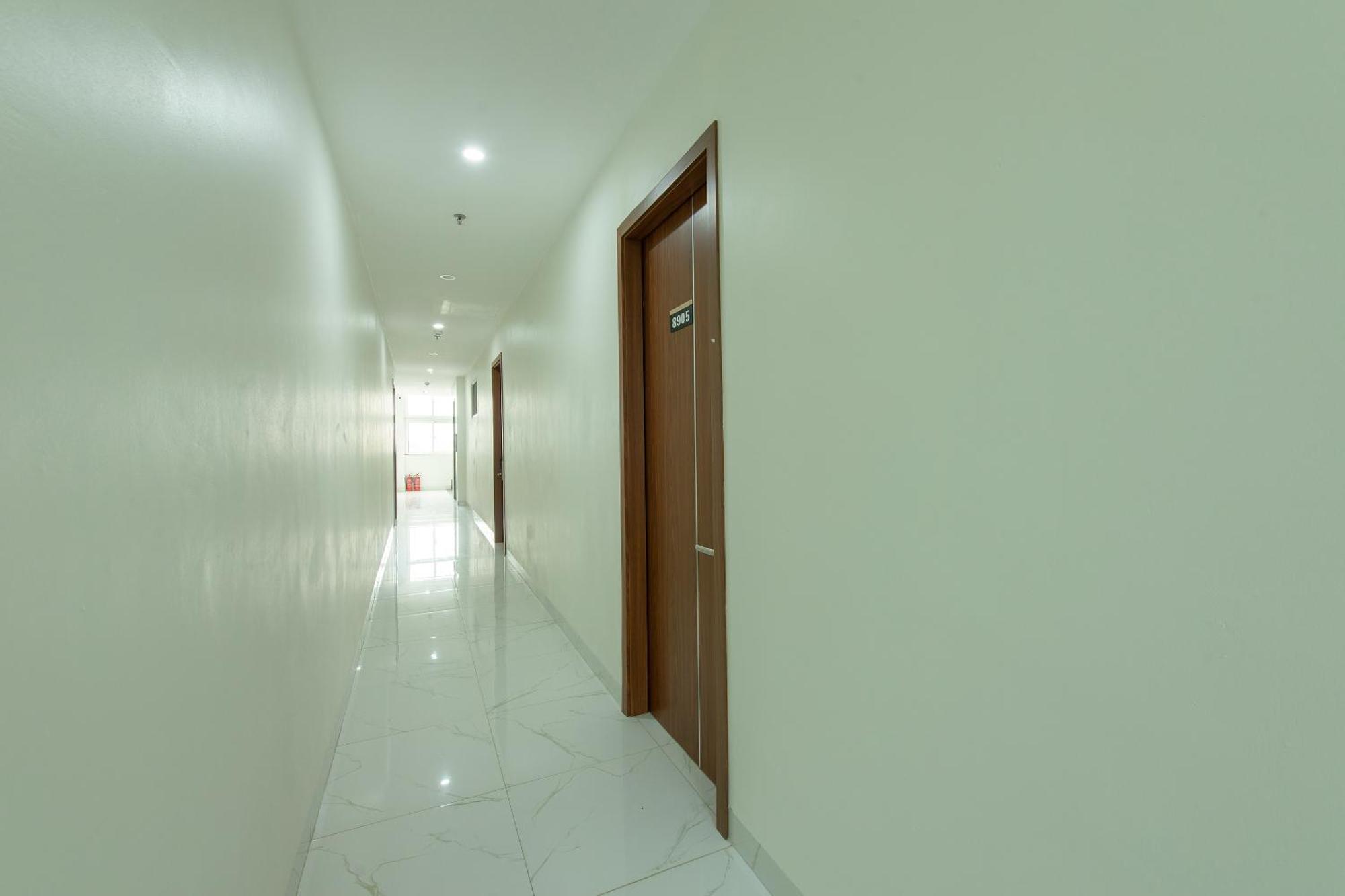 Capital O 417 Truong Son Hotel هانوي المظهر الخارجي الصورة
