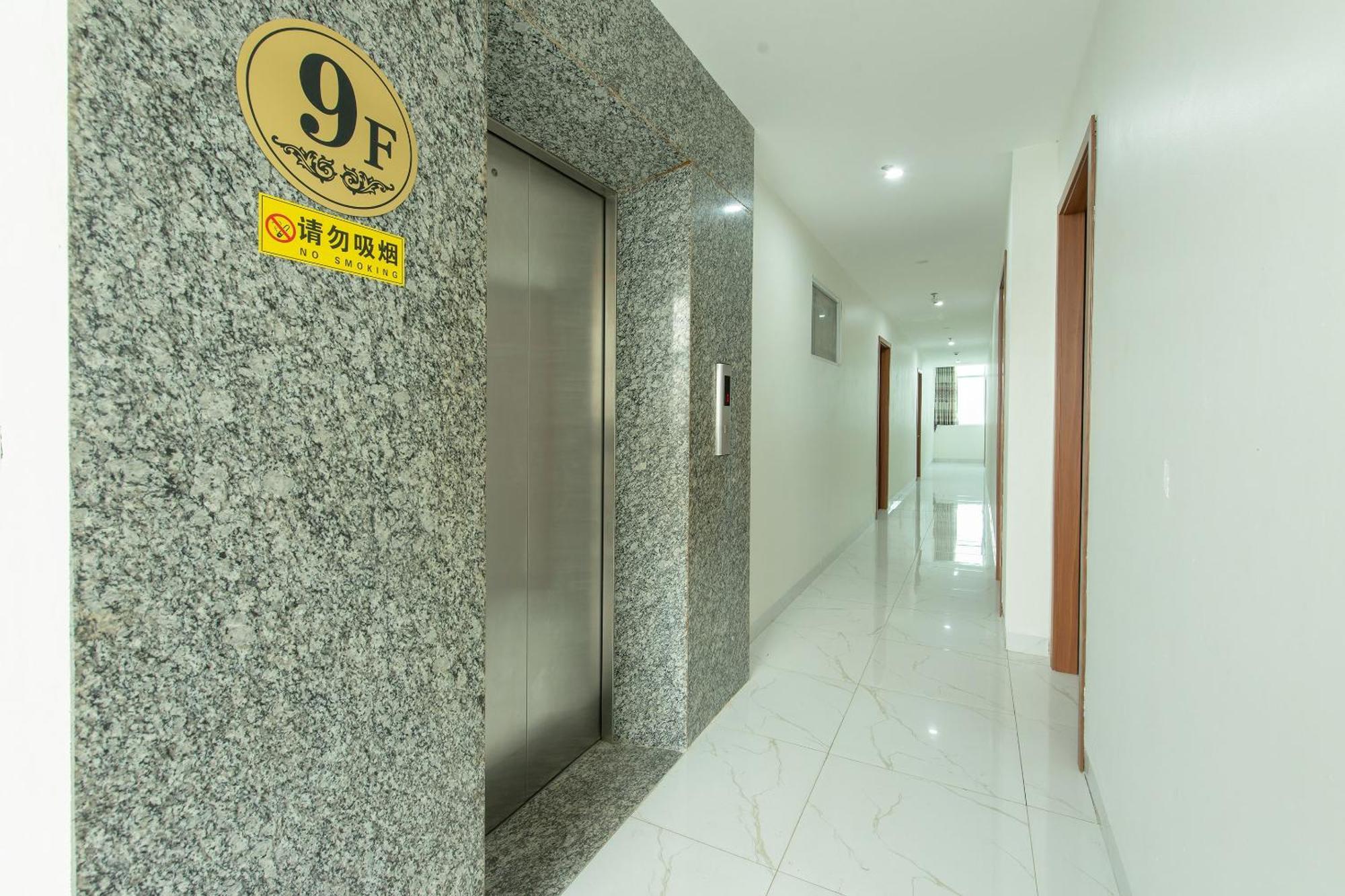 Capital O 417 Truong Son Hotel هانوي المظهر الخارجي الصورة
